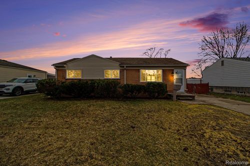 38227 Avondale St, Westland, MI, 48186-3829 | Card Image