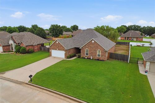 1603 Windmill Ridge Dr, Shawnee, OK, 74804-1816 | Card Image