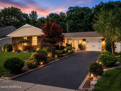11 Inwood Pl, Aberdeen, NJ, 07747-1720 | Card Image