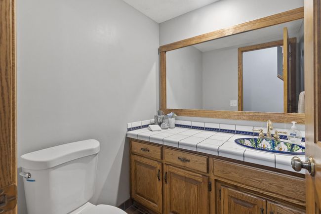 Lower level bath | Image 32