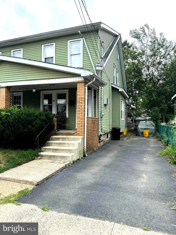 Fitzrandolph Ave, Trenton, NJ 08610