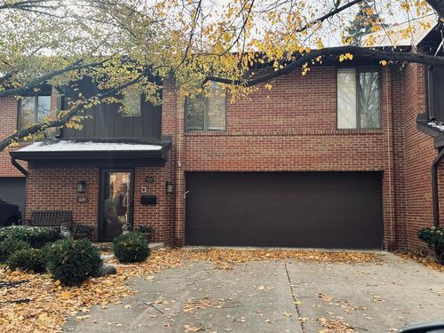105 Astoria Way, Park Ridge, IL, 60068-2890 | Card Image