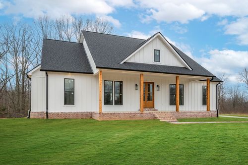 3213 Carolina Ave, Centerville, TN, 37033-9467 | Card Image