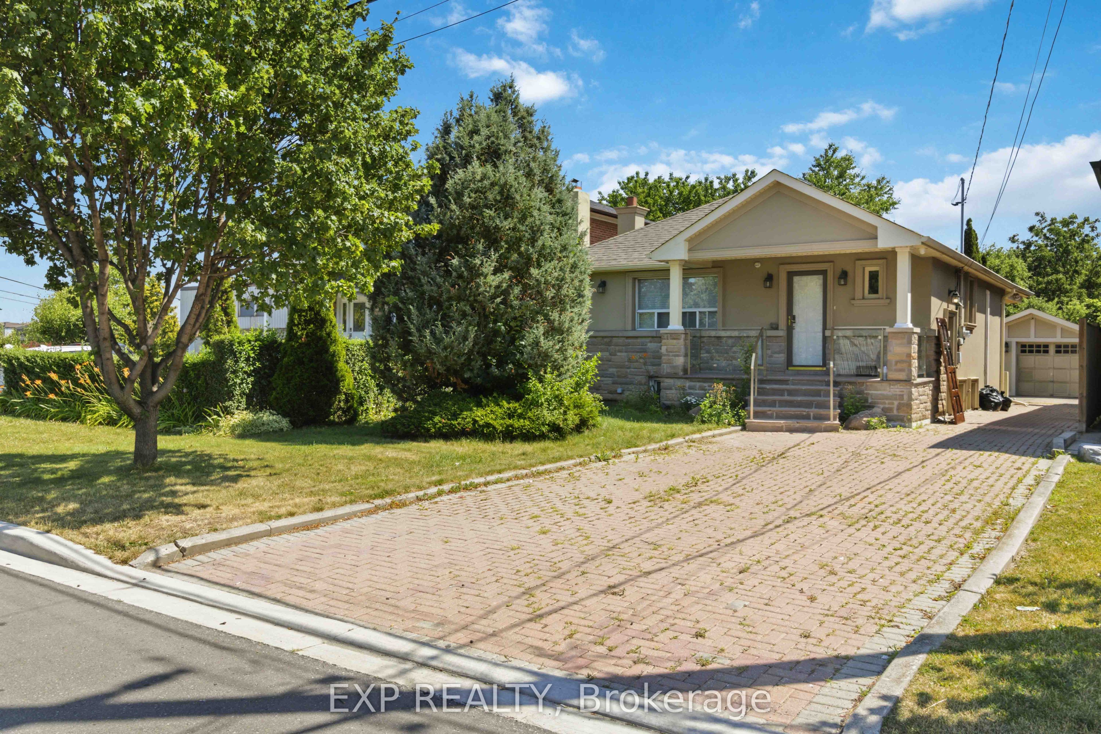Residential Lease in Toronto W04