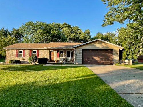 10660 Dennis Dr, Plymouth, IN, 46563-9135 | Card Image