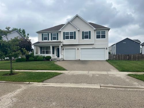 2011 Mayfair Dr, Island Lake, IL, 60042-8841 | Card Image
