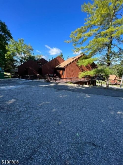 2 Pico Ct, Vernon, NJ, 07462-5545 | Card Image