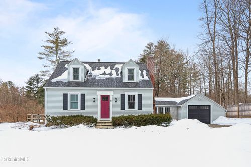 8 Lukeman Ln, Stockbridge, MA, 01262 | Card Image