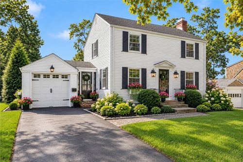 35 Hill Top Dr, Cranston, RI, 02920-3010 | Card Image