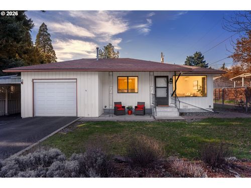 756 Ne Fields Ave, White Salmon, WA, 98672-0438 | Card Image