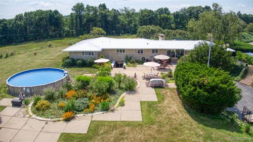 18999 Weller Rd, Gregory, MI, 48137-9522 | Card Image