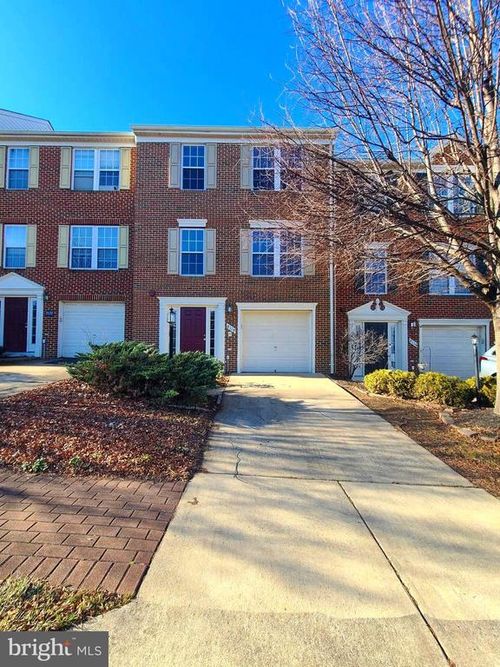 8118 Horseshoe Cottage Cir, LORTON, VA, 22079-2368 | Card Image