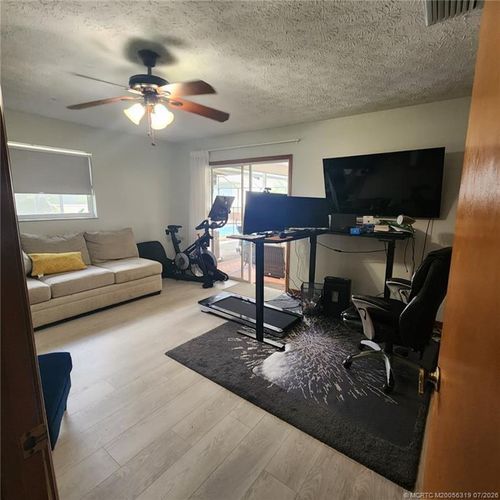 6101 Palmetto Dr, Fort Pierce, FL, 34982-3260 | Card Image
