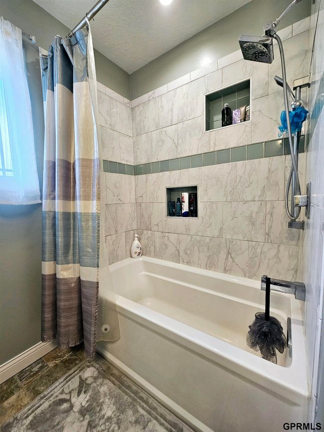 108 W Ridge St, House other with 4 bedrooms, 2 bathrooms and 1 parking in Sutton NE | Image 11