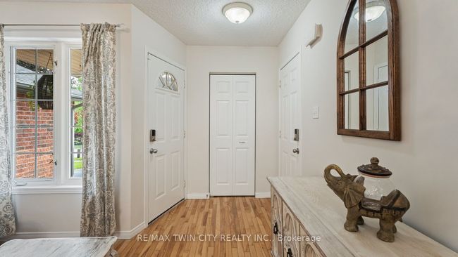 7 Fletcher Crt, House other with 5 bedrooms, 3 bathrooms and 3 parking in Guelph ON | Image 5
