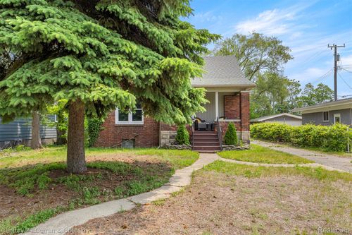 210 Saint Louis St, Ferndale, MI, 48220-3232 | Card Image