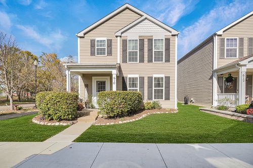 610 Four Seasons Blvd, Aurora, IL, 60504-4582 | Card Image