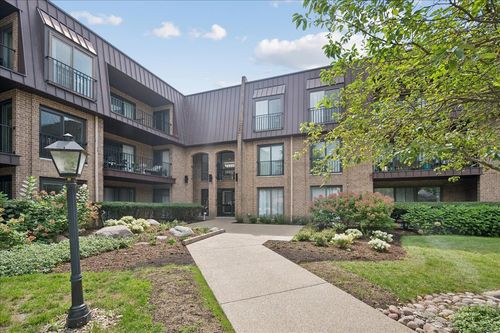 204-1 The Court Of Harborside, Northbrook, IL, 60062-3228 | Card Image