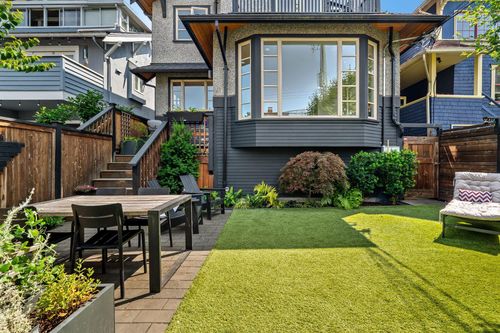 3261 W 2nd Ave, Vancouver, BC, V6K1K9 | Card Image