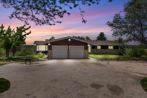 2373 State Road 33, Saukville, WI, 53080-1413 | Card Image