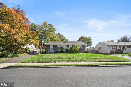 423 Barclay Ave, MORRISVILLE, PA, 19067-2235 | Card Image