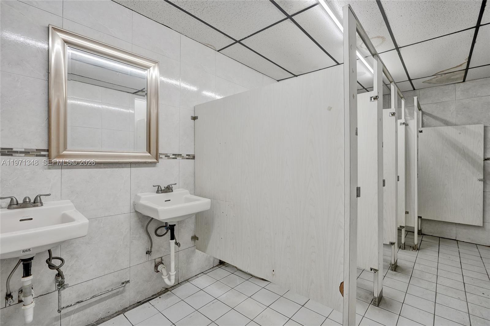 Commercial Sale in Fort Lauderdale 4