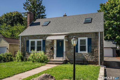16 Ann St, Manchester, CT, 06040-4902 | Card Image