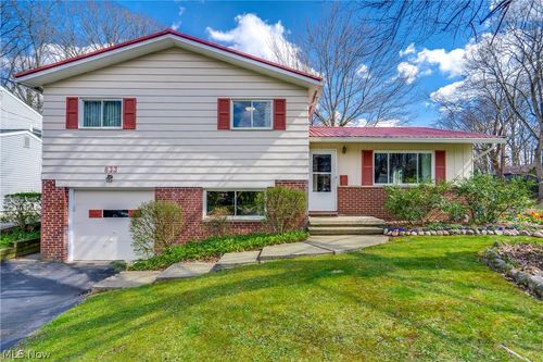 833 Cliffside Dr, Akron, OH, 44313-5660 | Card Image