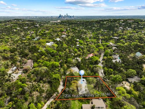 1204 Yaupon Valley Rd, West Lake Hills, TX, 78746-4331 | Card Image