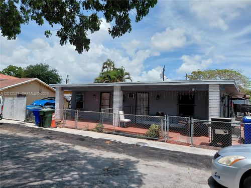 2140 Nw 1st Ter, Miami, FL, 33125-5320 | Card Image