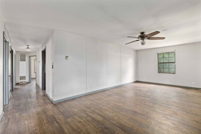 1101 W Hall St, House other with 3 bedrooms, 2 bathrooms and null parking in Bangs TX | Image 10