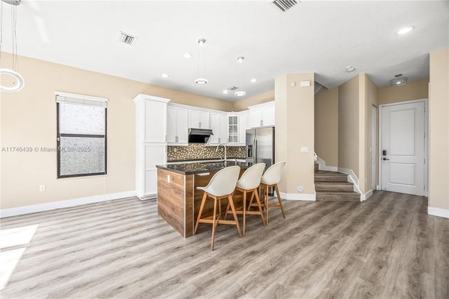 3346 W 96 Th Pl, House other with 3 bedrooms, 3 bathrooms and null parking in Hialeah FL | Image 7