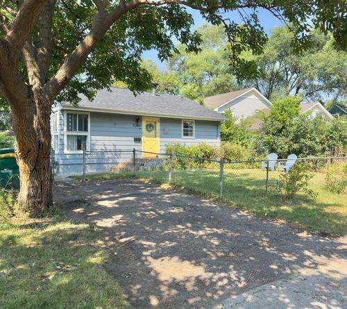 5309 James Ave N, Brooklyn Center, MN, 55430-3049 | Card Image