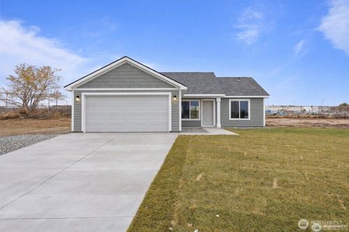 102 Poplar St Ne, Royal City, WA, 99357 | Card Image