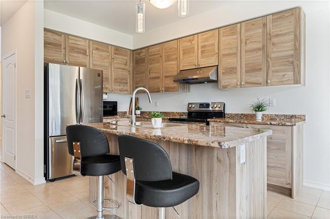 83 Munro Cir, House other with 4 bedrooms, 3 bathrooms and 4 parking in Brantford ON | Image 10
