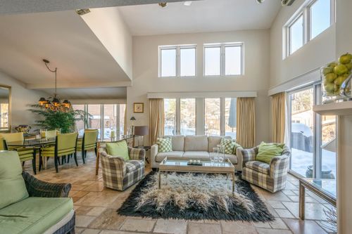 9a-3755 Quechee Main St, Quechee, VT, 05059-3014 | Card Image