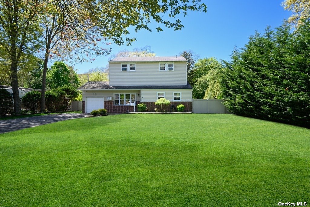 Martinstein Ave, Bay Shore, NY 11706