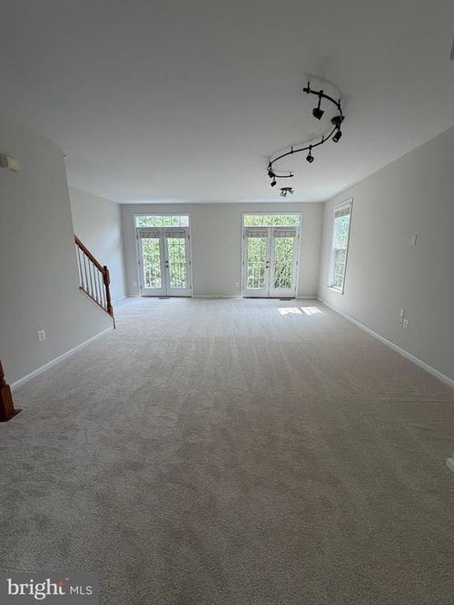 42724 Redpath Ter, ASHBURN, VA, 20147-3526 | Card Image