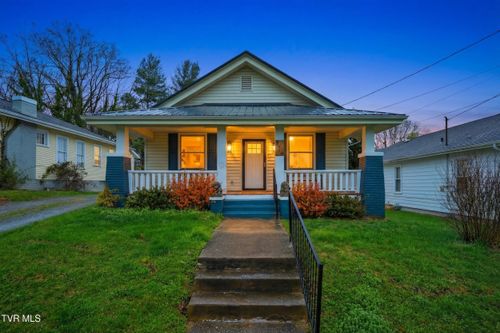 916 Hillcrest Drive, Johnson City, TN, 37604 | Card Image