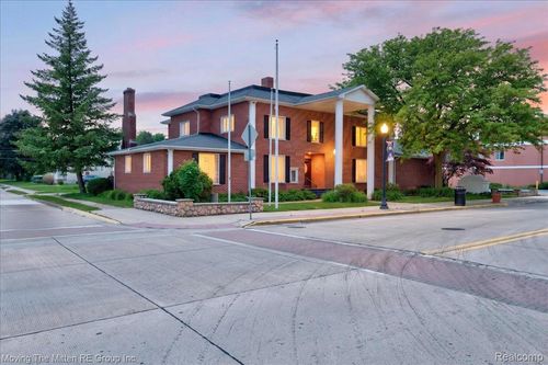 209 Main St, Belleville, MI, 48111-2643 | Card Image