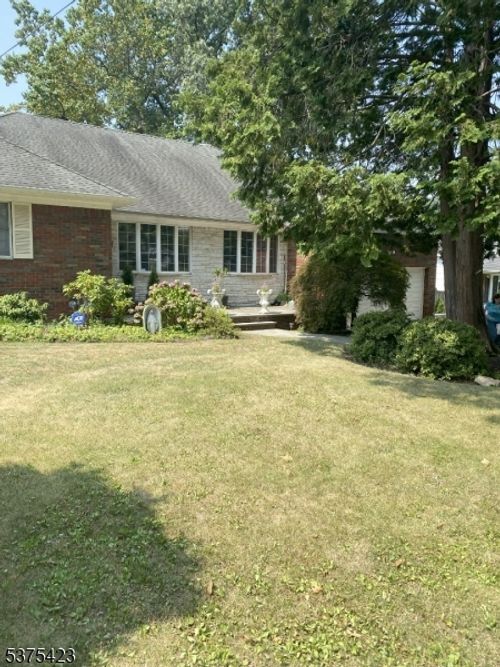 118 Country Ln, Clifton, NJ, 07013-3833 | Card Image