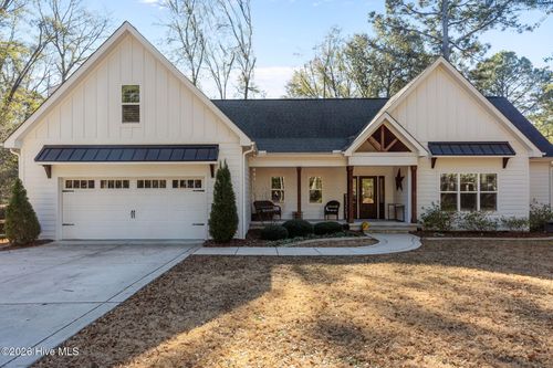 4 Oakmont Dr, Pinehurst, NC, 28374-4606 | Card Image