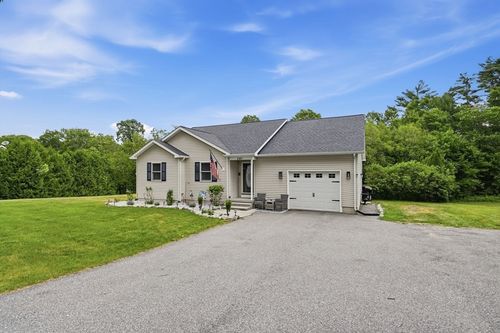 381 N Liberty St, Belchertown, MA, 01007-9626 | Card Image