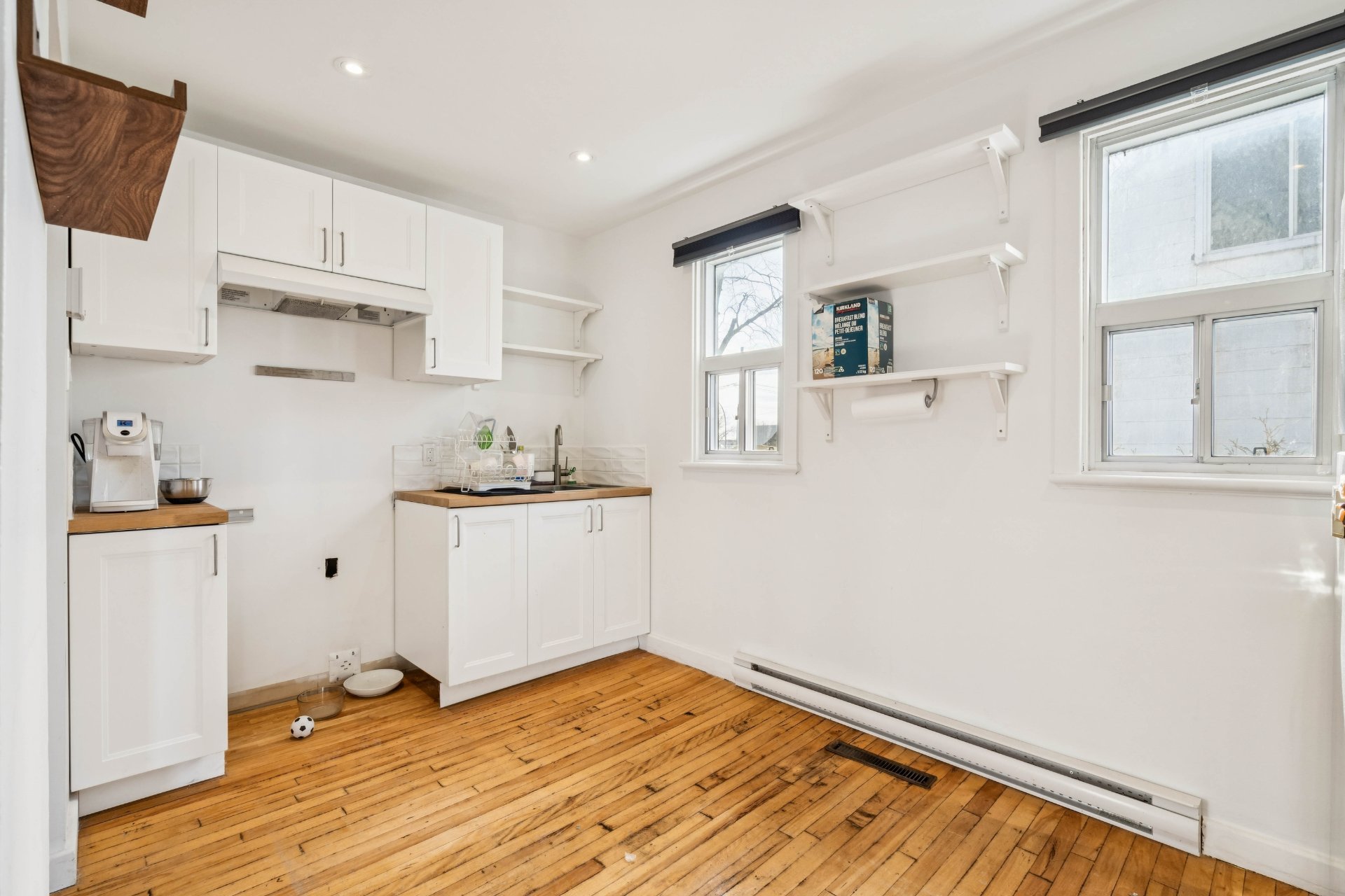 Commercial Sale in Dorval