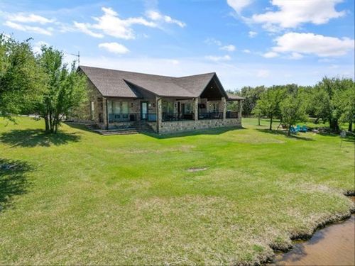 7033 W Hells Gate Dr, Strawn, TX, 76475-2327 | Card Image