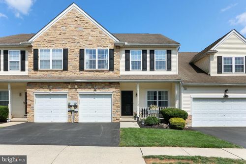 23 Cobblestone Dr, Easton, PA, 18045-7470 | Card Image