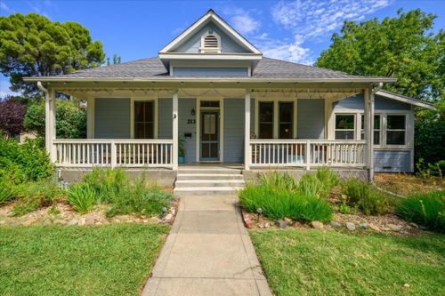 213 Main Street, Winters, CA, 95694 | Card Image