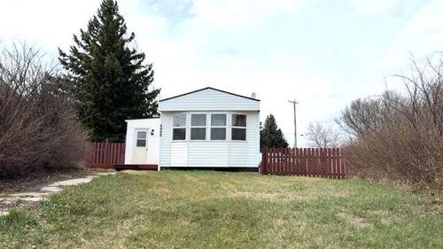 4908 46 Street, Hardisty, AB, T0B1V0 | Card Image