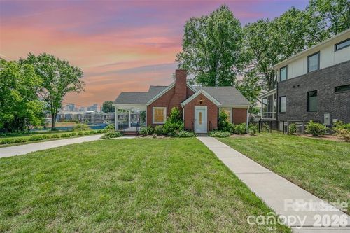 203 State St, Charlotte, NC, 28208-4242 | Card Image