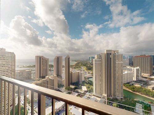 3814-411 Hobron Ln, Honolulu, HI, 96815-1220 | Card Image